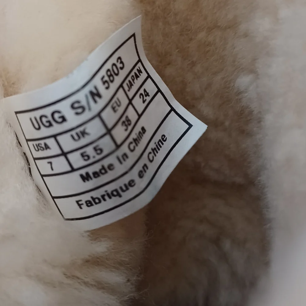 Ugg Bailey Button Tan Suede Leather Short Boots Women's Size 7 - Picture 14 of 14